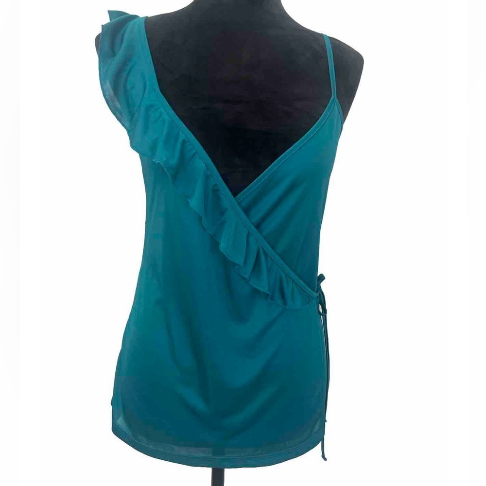 Women’s tops‎